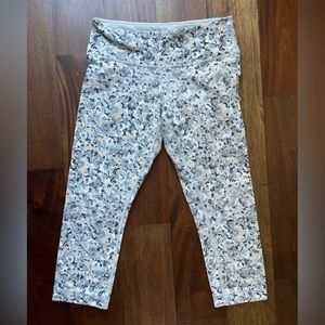 Lululemon cropped leggings